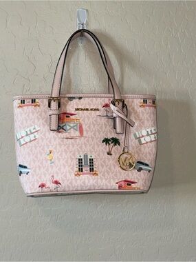 Michael Kors Jet Set Travel XS Carryall Tote in a Powder Blush